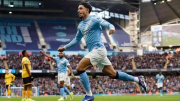 عملاق من الدوري الإسباني يستهدف ضم عمر مرموش من مانشستر سيتي