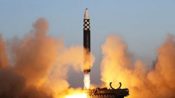 كوريا الشمالية تختبر صواريخ فرط صوتية لتقييم جاهزيتها العسكرية كوريا الشمالية تختبر صواريخ فرط صوتية لتقييم جاهزيتها العسكرية