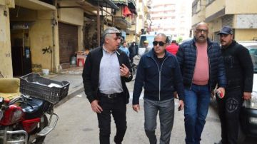 لليوم الرابع.. حملة مكبرة لغلق وتشميع محال فرز القمامة شاهد