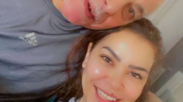 ألفت عمر تحيي الذكرى السنوية لوالدها