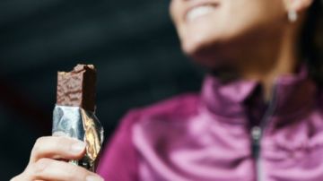 ألواح البروتين تحت المجهر.. خبراء يحذرون: ليست صحية وتزيد مخاطر الأمراض ألواح البروتين تحت المجهر.. خبراء يحذرون: ليست صحية وتزيد مخاطر الأمراض