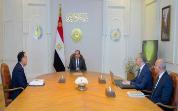 السيسي يوجه بمواصلة الالتزام بالوفاء بمستحقات شركات البترول وتحفيز الاستكشاف السيسي يوجه بمواصلة الالتزام بالوفاء بمستحقات شركات البترول وتحفيز الاستكشاف