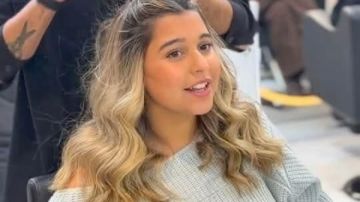 تجاهلت مرض والدتها .. صور نيو لوك لـ ابنة شيرين في صالون مصفف الشعر