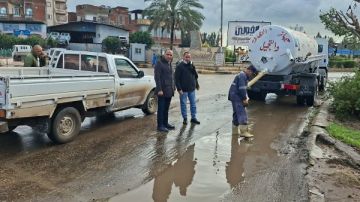 حملات مكبرة لكسح تجمعات مياه الأمطار من شوارع دسوق بكفر الشيخ صور حملات مكبرة لكسح تجمعات مياه الأمطار من شوارع دسوق بكفر الشيخ صور