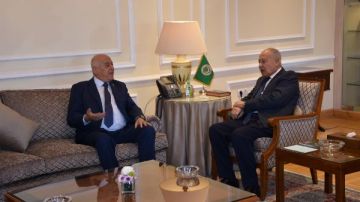 أبو الغيط يبحث مع الرجوب كيفية استثمار حال التضامن الدولي مع الفلسطينيين أبو الغيط يبحث مع الرجوب كيفية استثمار حال التضامن الدولي مع الفلسطينيين