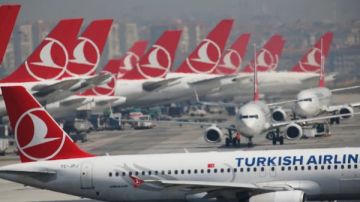 إنذار بوجود قنبلة.. هبوط اضطراري لطائرة تركية في برشلونة إنذار بوجود قنبلة.. هبوط اضطراري لطائرة تركية في برشلونة