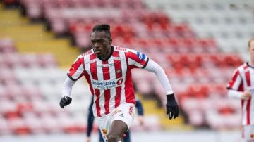 الأهلي يحسم صفقة المهاجم الأنجولي كامويش على سبيل الإعارة حتى نهاية الموسم الأهلي يحسم صفقة المهاجم الأنجولي كامويش على سبيل الإعارة حتى نهاية الموسم