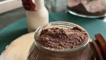 بودرة الهوت شوكليت في البيت .. استمتع بمشروب شتوي دافئ بودرة الهوت شوكليت في البيت .. استمتع بمشروب شتوي دافئ