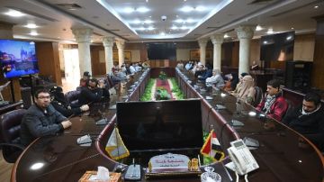 تسليم 35 عقد عمل لأبناء الغربية تسليم 35 عقد عمل لأبناء الغربية