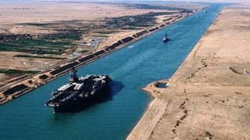 عودة تدريجية لحركة الملاحة بقناة السويس بعد التوترات الأمنية الأخيرة