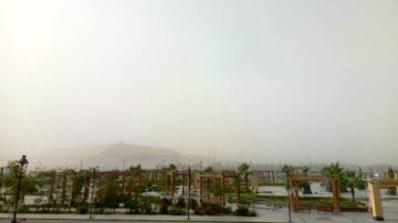 محافظ أسوان يتابع تداعيات العاصفة الترابية.. وقف الملاحة النهرية فى النيل وبحيرة ناصر.. والتنبيه على سائقى السيارات بتوخى الحذر محافظ أسوان يتابع تداعيات العاصفة الترابية.. وقف الملاحة النهرية فى النيل وبحيرة ناصر.. والتنبيه على سائقى السيارات بتوخى الحذر