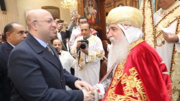 محافظ بني سويف يشهد مراسم قداس عيد الميلاد بالمطرانية.. ويقدم التهنئة للأخوة المسيحيين محافظ بني سويف يشهد مراسم قداس عيد الميلاد بالمطرانية.. ويقدم التهنئة للأخوة المسيحيين