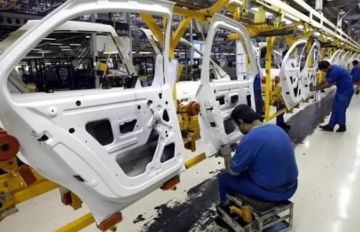 مصر ترسم مستقبلها الصناعي.. توطين السيارات الكهربائية ومراكز الصلب العملاقة مصر ترسم مستقبلها الصناعي.. توطين السيارات الكهربائية ومراكز الصلب العملاقة