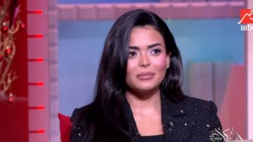 مطاردات الشوارع.. أسماء جلال تتحدث عن أصعب مشاهد إن غاب القط 