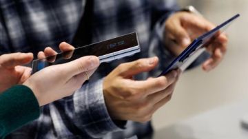 مكون صغير.. أسباب ارتفاع أسعار الهواتف والحواسيب 20 في 2026 مكون صغير.. أسباب ارتفاع أسعار الهواتف والحواسيب 20 في 2026