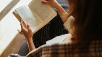 نصائح ذهبية للمراجعة قبل الامتحانات.. أخصائية الصحة النفسية تحذر من خطأ شائع