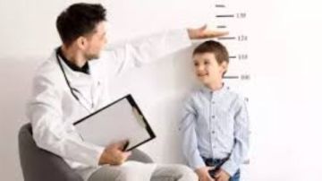 ابني مش بيطول.. تفاصيل النظام الغذائي اليومي الصحي للطفل فيديو