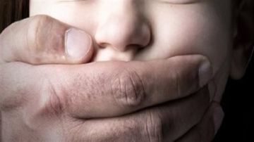 النيابة تحقق في واقعة احتجاز طفل ومساومة أسرته على مبلغ مالي بالجيزة النيابة تحقق في واقعة احتجاز طفل ومساومة أسرته على مبلغ مالي بالجيزة