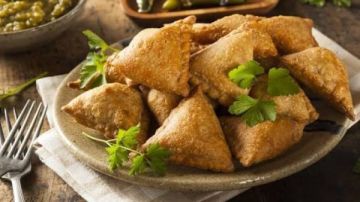 بخطوات سهلة وطعم شهي.. طريقة عمل السمبوسة بالبطاطس