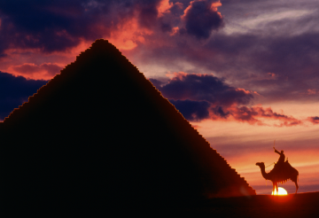 دراسة جديدة تثير جدلا حول عمر الهرم الأكبر في الجيزة دراسة جديدة تثير جدلا حول عمر الهرم الأكبر في الجيزة