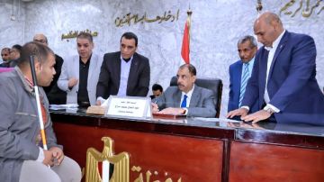 محافظ سوهاج يعقد اللقاء الجماهيري الأسبوعي لتلبية احتياجات المواطنين