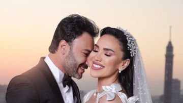 محمد العمروسي يحتفل بعيد زواجه الأول على مي فاروق