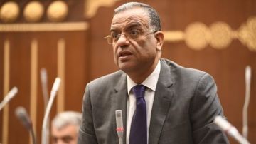 محمود مسلم يطالب ببث جلسات مجلس النواب على الهواء