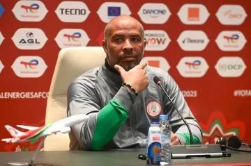 مدرب نيجيريا: منتخب المغرب استحق التأهل للنهائي الأفريقي