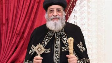 البابا تواضروس يعود إلى القاهرة بعد إجراء جراحة ناجحة في النمسا