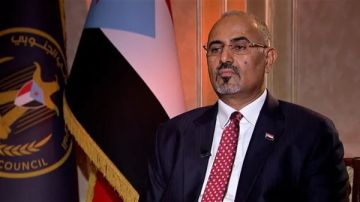 تطورات أحداث اليمن.. اتهام الزبيدي بالخيانة العظمى وإقالة وزيري الانتقالي الجنوبي تطورات أحداث اليمن.. اتهام الزبيدي بالخيانة العظمى وإقالة وزيري الانتقالي الجنوبي