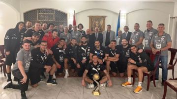 سفيرة مصر في رواندا تستقبل أبطال اليد وتكرمهم بعد التتويج بكأس الأمم الأفريقية