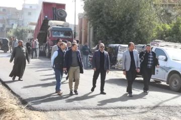 محافظ الشرقية يتفقد الأعمال النهائية لرصف وصلة العدوة بمركز ههيا.. صور