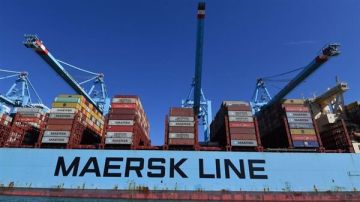 ميرسك تلوح بالعودة لقناة السويس وتتنازل عن رسوم التعطيل في البحر الأحمر