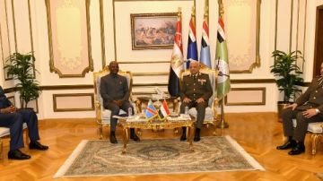 وزير الدفاع والإنتاج يلتقي نظيره الكونغو الديمقراطي لبحث التعاون العسكري فيديو وصور وزير الدفاع والإنتاج يلتقي نظيره الكونغو الديمقراطي لبحث التعاون العسكري فيديو وصور