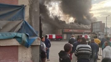 السيطرة على حريق كافيه بالمنيا