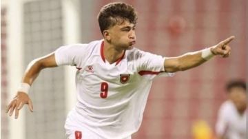 شوبير يكشف كواليس انسحاب الأهلي من صفقة عودة الفاخوري شوبير يكشف كواليس انسحاب الأهلي من صفقة عودة الفاخوري