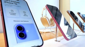 الجمارك توضح تفاصيل قرار إلغاء إعفاء الضريبة على الهواتف المحمولة