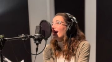 بموافقة أصالة.. شام الذهبي تغني Fly Me to the Moon وتثير تفاعل الجمهور