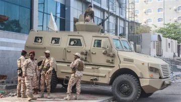دخول قوات درع الوطن العاصمة الموقتة عدن لإزاحة المجلس الانتقالي