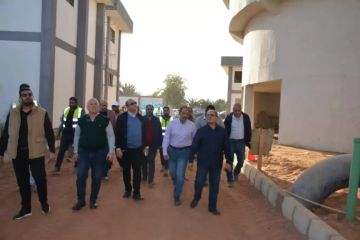 رئيس القابضة للمياه والصرف يتفقد مشروعات حياة كريمة بأسوان صور