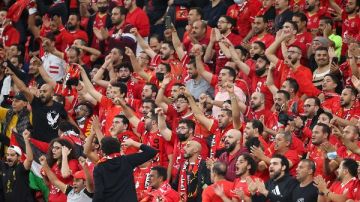 شمال يمين 44: هتافات جماهير الاهلي قبل الحكم في قضية بطل الدورى امام بيراميدز.. فيديو وصور