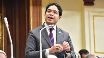 ضياء الدين داوود يرفض مشروع قانون الكهرباء: الشعب بيقول الحكومة سرقاني ضياء الدين داوود يرفض مشروع قانون الكهرباء: الشعب بيقول الحكومة سرقاني