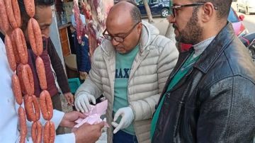 مصادرة عصائر مجهولة المصدر في حملات تموينية بالغربية