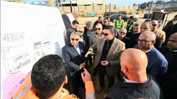 وزير الإسكان ومحافظ الدقهلية يتفقدان محطة معالجة الصرف الصناعي بجمصة