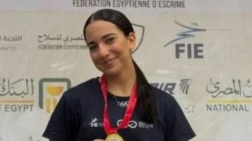 فرح محفوظ تتوج بفضيه بطولة العالم لسيف المبارزة