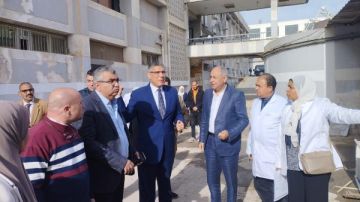 متابعة ميدانية لمحافظ الجيزة ومساعد وزير الصحة لتطوير مستشفى 6 أكتوبر