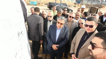 وزير الإسكان ومحافظ الدقهلية يتفقدان مشروع محطة معالجة الصرف بجمصة