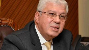 وزير التعليم العالي يهنئ كليات الجامعات الحكومية الفائزة بجائزة مصر للتميز