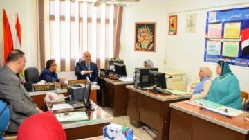بورسعيد الغرباوي يجتمع مع أعضاء غرف عمليات بالمرحلتين الإعدادية والثانوية