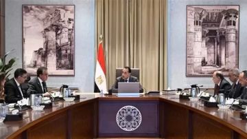 رئيس الوزراء: الجولات التفقدية بالمستشفيات هدفها دعم تطوير منظومة الرعاية الصحية رئيس الوزراء: الجولات التفقدية بالمستشفيات هدفها دعم تطوير منظومة الرعاية الصحية